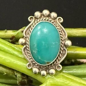 Vintage Sterling Silver Southwestern Style Oval Cabochon Turquoise Ring Size 6